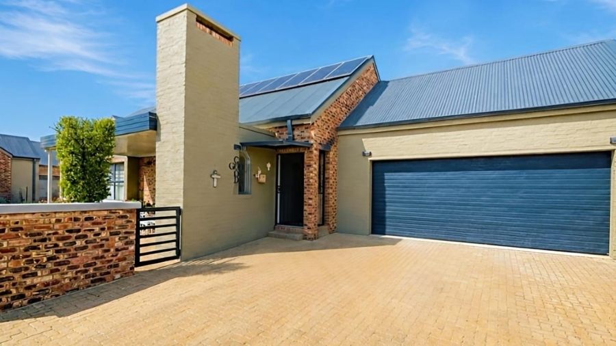 3 Bedroom Property for Sale in Van Der Hoff Park North West